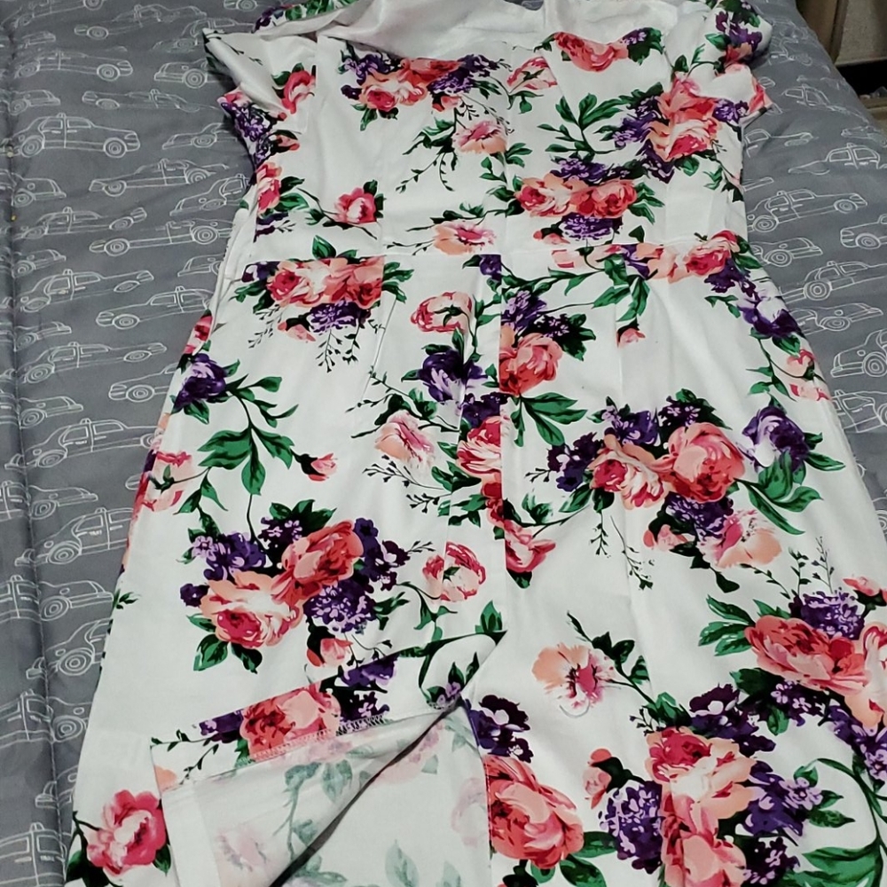 Dress - Picture 3 of 3